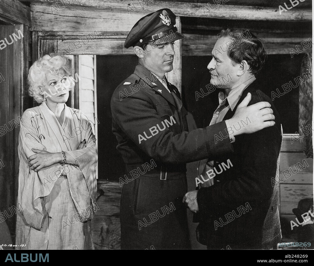DANA ANDREWS and GLADYS GEORGE in THE BEST YEARS OF OUR LIVES, 1946, directed by WILLIAM WYLER. Copyright RKO.