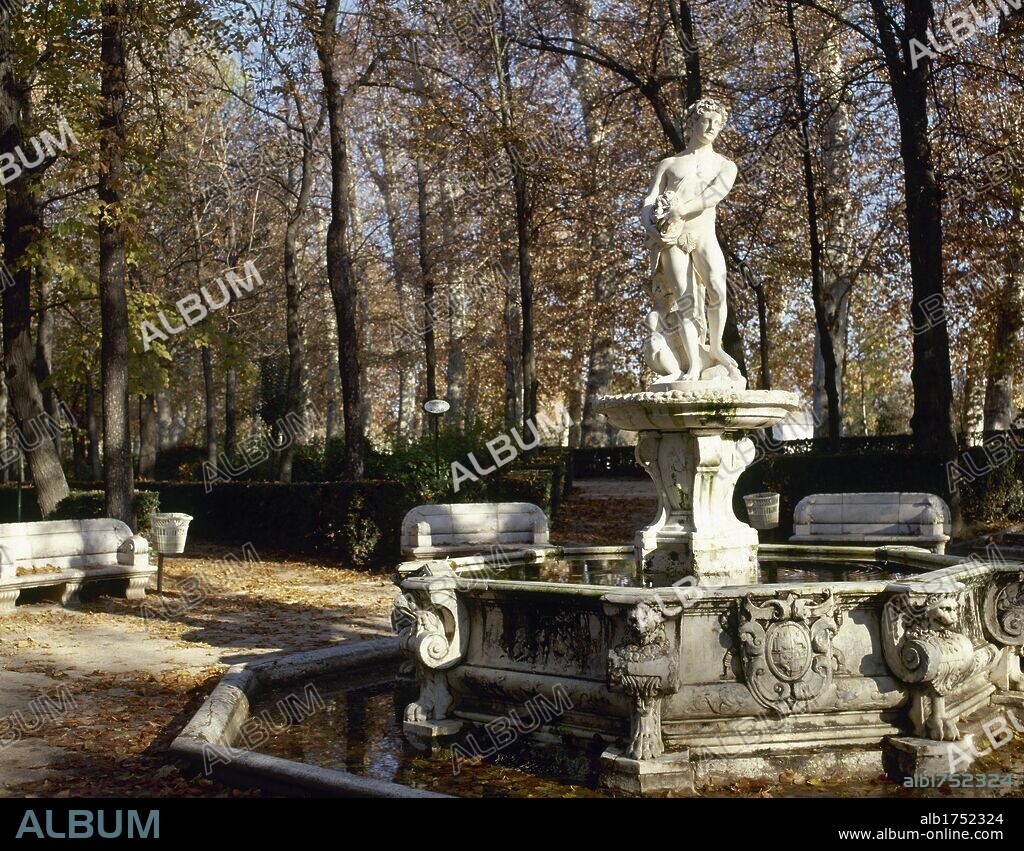 ARTE S. XVIII. ESPAÑA. Vista de la "FUENTE DE APOLO" en el recinto del Jardín de la Isla, a espaldas del Palacio Real. ARANJUEZ. Comunidad de Madrid. PATRIMONIO NACIONAL.
