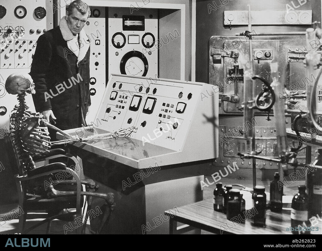 PHILIP FRIEND in THE VULTURE, 1967, directed by LAWRENCE HUNTINGTON.
