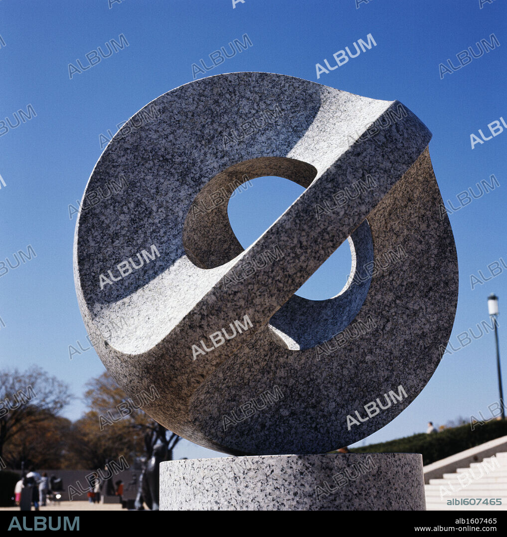 USA, Washington DC, Hirshhorn Museum and Sculpture Garden, Construction in Granite sculpture by Max Bill, 1962, 1908-1994.