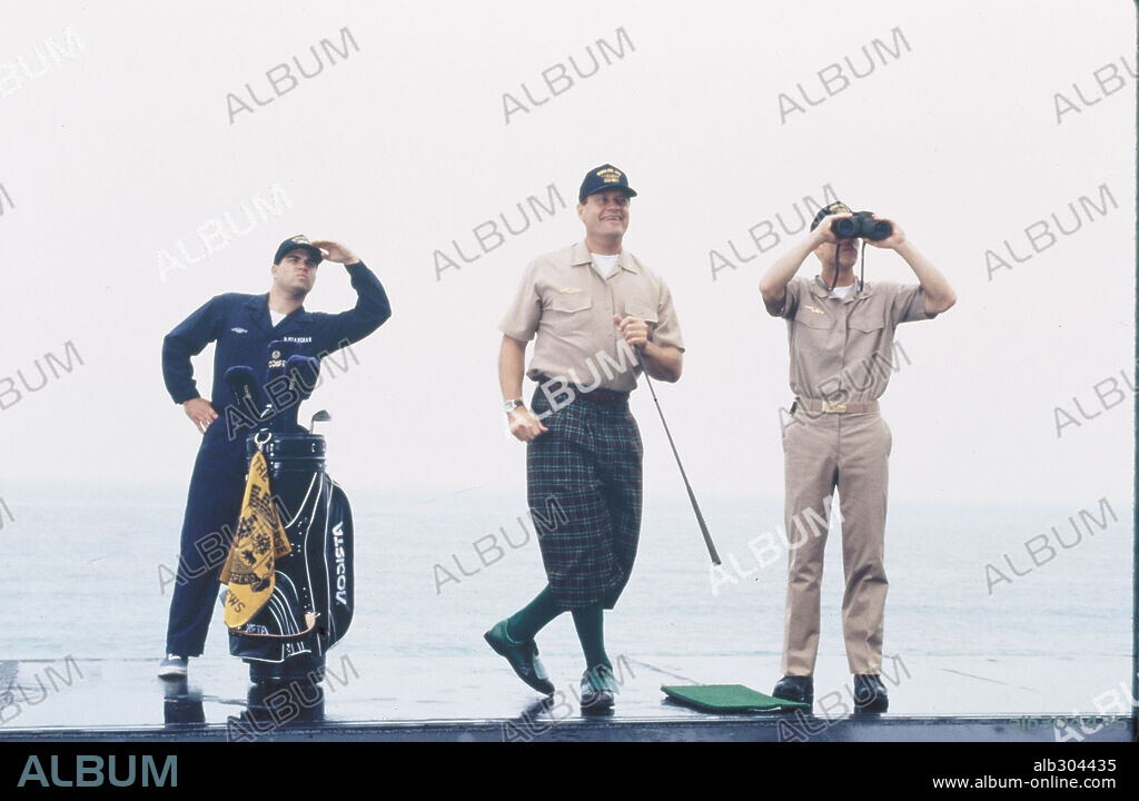 KELSEY GRAMMER en ABAJO EL PERISCOPIO, 1996 (DOWN PERISCOPE), dirigida por DAVID S. WARD. Copyright 20TH CENTURY FOX / MOSELEY, MELISSA.