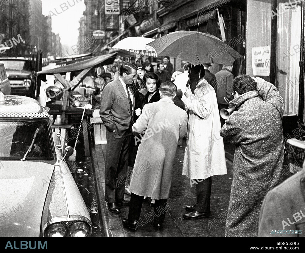 DIANE BAKER y GREGORY PECK en ESPEJISMO, 1965 (MIRAGE), dirigida por EDWARD DMYTRYK. Copyright UNIVERSAL INTERNATIONAL.