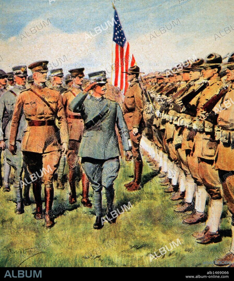 I GUERRA MUNDIAL (1914-1918). En el año 1917 Estados Unidos entró en el conflicto al declarar el 2 de abril la guerra a los imperios centrales. "EL MONARCA ITALIANO VICTOR MANUEL PASANDO REVISTA A UN REGIMIENTO AMERICANO, EN LA PRIMAVERA DE 1918". Dibujo coloreado de "La Domenica del Corriere" (año 1917) .