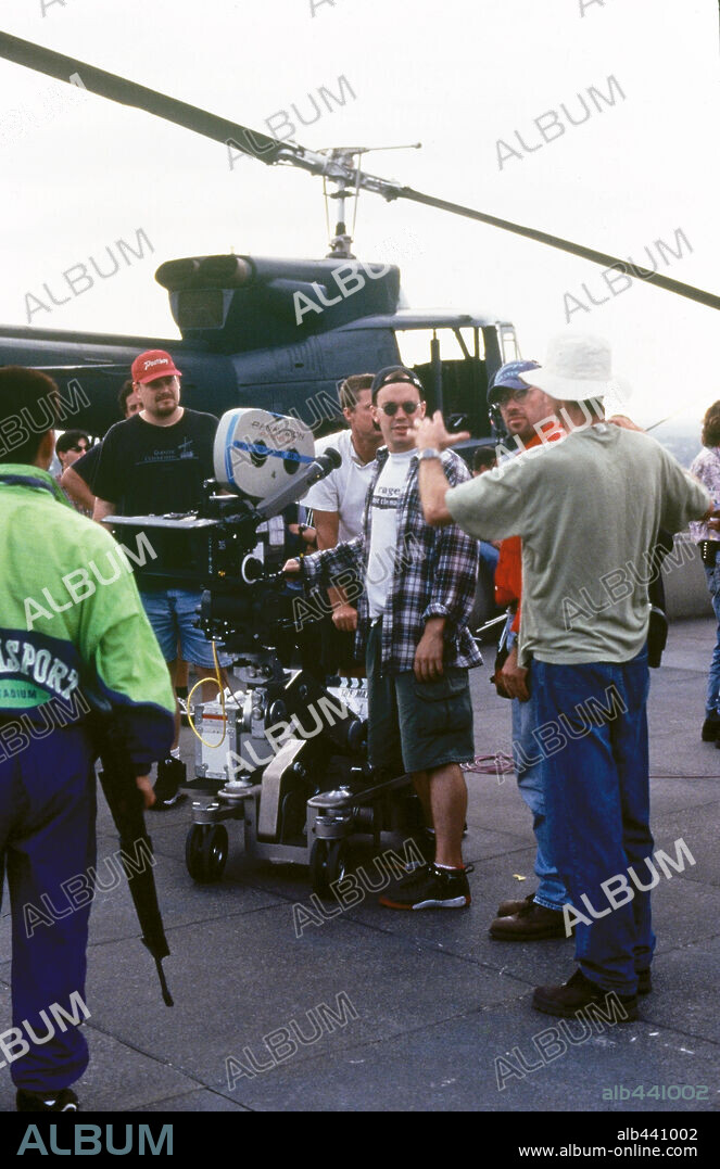 ANDY WACHOWSKI and LARRY WACHOWSKI in THE MATRIX, 1999, directed by ANDY WACHOWSKI and LARRY WACHOWSKI. Copyright ROADSHOW FILM LIMITED.