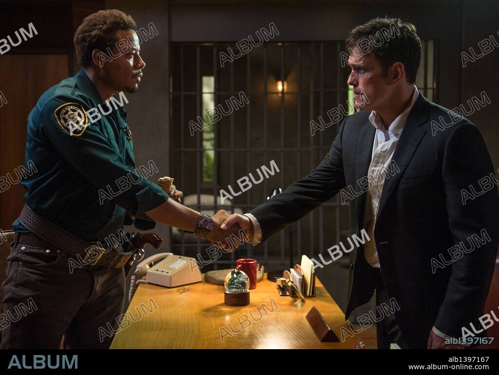 MATT DILLON and TERRENCE HOWARD in WAYWARD PINES, 2015, directed by M. NIGHT SHYAMALAN, TIM HUNTER and ZAL BATMANGLIJ. Copyright FOX NETWORK.