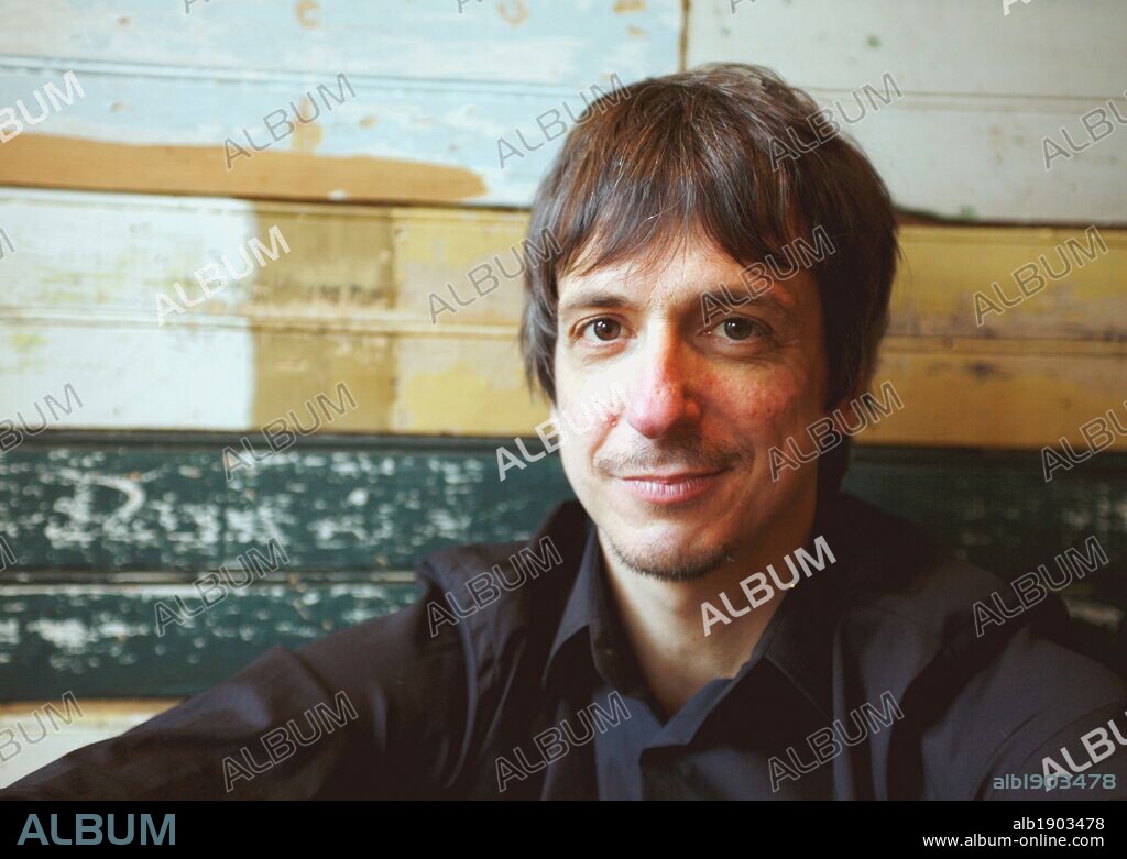PHILIPPE FALARDEAU en PROFESOR LAZHAR, 2011 (MONSIEUR LAZHAR), dirigida por PHILIPPE FALARDEAU. Copyright MICRO_SCOPE.