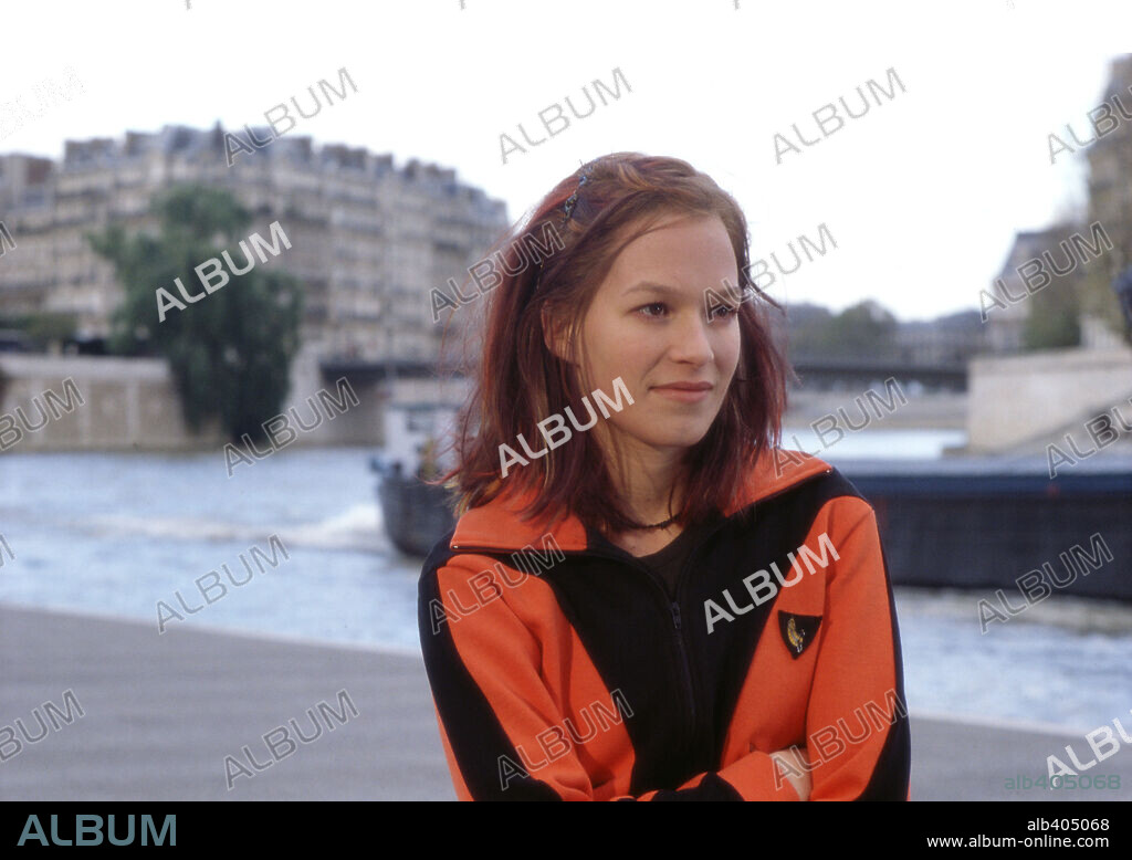 FRANKA POTENTE in THE BOURNE IDENTITY, 2002, directed by DOUG LIMAN. Copyright UNIVERSAL STUDIOS.