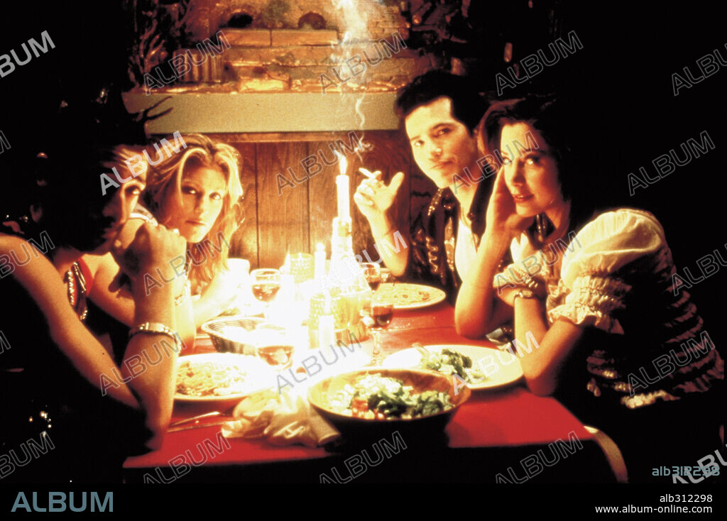 ADRIEN BRODY, JOHN LEGUIZAMO y MIRA SORVINO en NADIE ESTA A SALVO DE SAM / SUMMER OF SAM, 1999 (SUMMER OF SAM), dirigida por SPIKE LEE. Copyright TOUCHSTONE PICTURES / LEE, DAVID.
