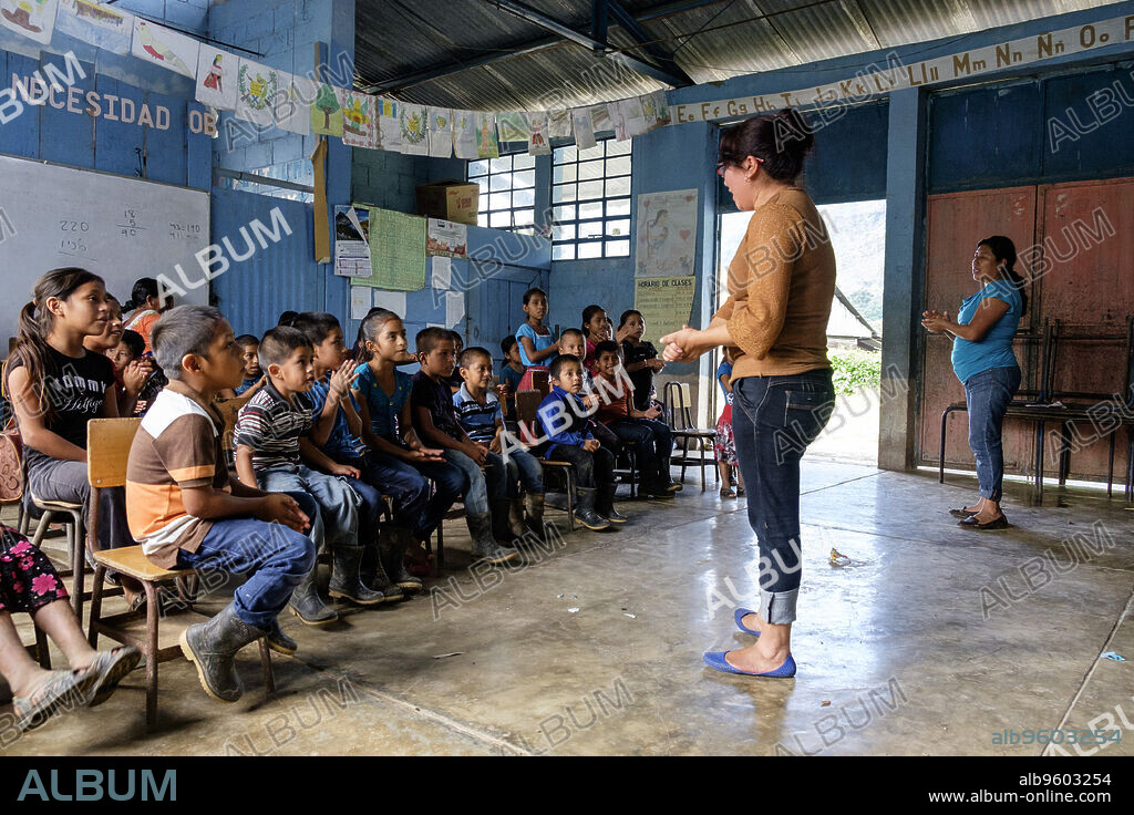 escuela oficial rural mixta, la Taña, Quiche, República de Guatemala, América Central.