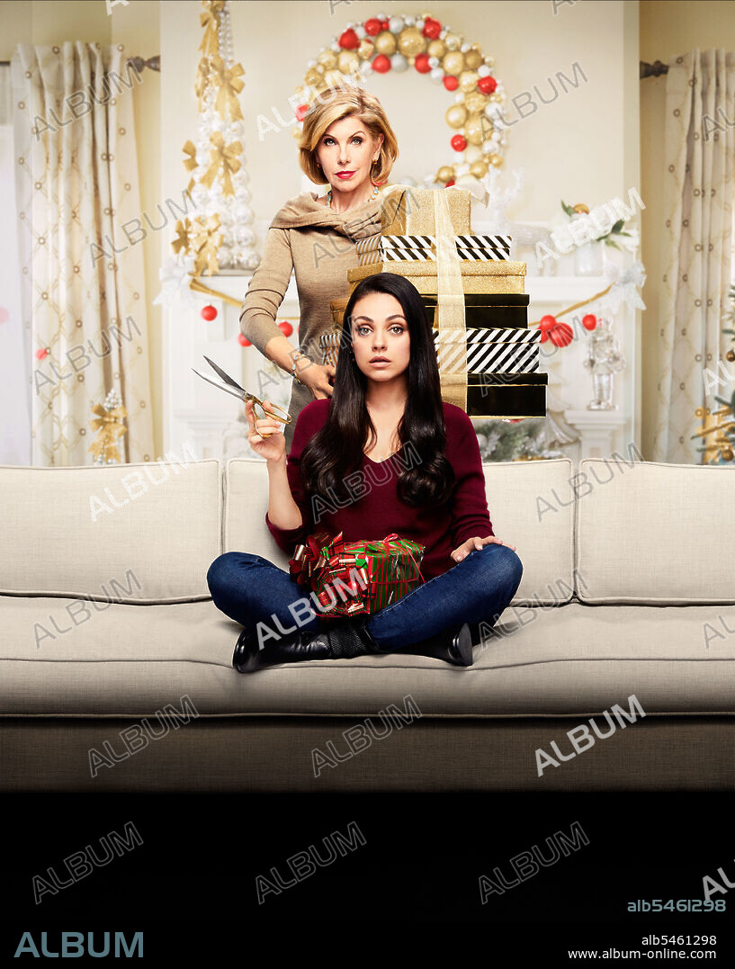 CHRISTINE BARANSKI and MILA KUNIS in A BAD MOMS CHRISTMAS, 2017, directed by JON LUCAS and SCOTT MOORE. Copyright Huayi Brothers Media/STX Entertainment.