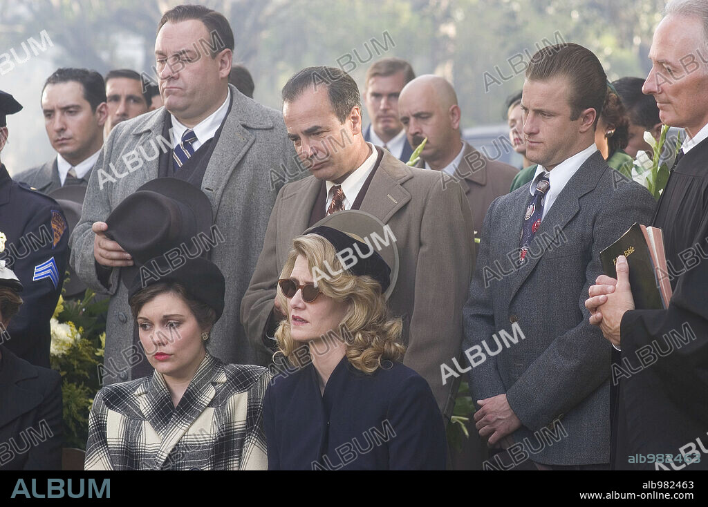 JAMES GANDOLFINI and LAURA DERN in LONELY HEARTS, 2006, directed by TODD ROBINSON. Copyright MILLENNIUM FILMS/EMMETT/FURLA FILMS/EQUITY PICTURES MEDIENFO.