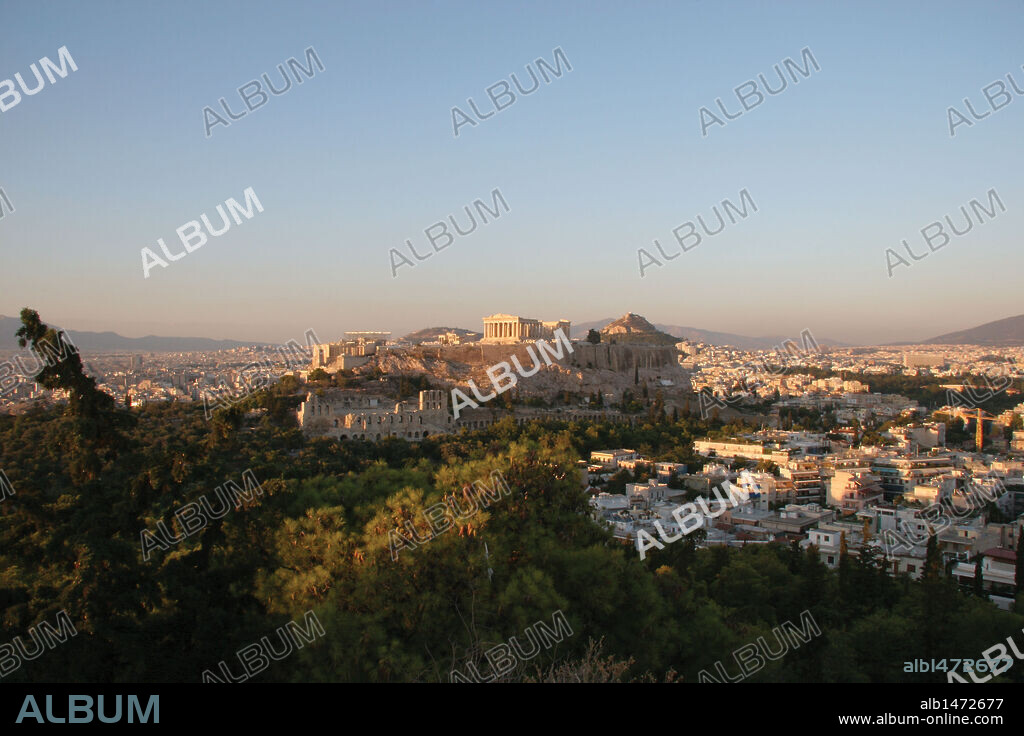 GRECIA ATENAS. Vista panorámica de la ACROPOLIS al atardecer.