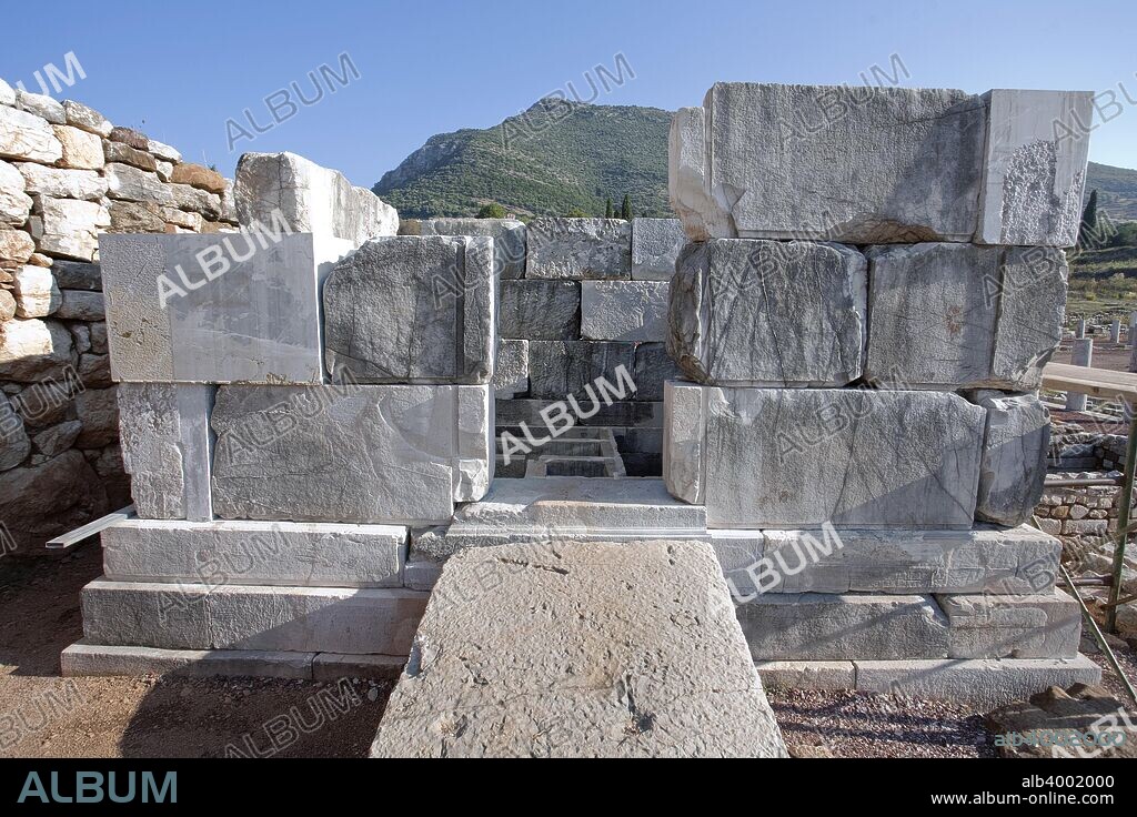 A heroon in Messene, Greece. A heroon was a shrine dedicated to an ancient Greek or Roman hero and was used for the commemoration or worship of the hero. It was often erected over his supposed tomb or cenotaph. Ancient Messene lies on the slopes of Mt Ithomi, 30km/19 miles northwest of Kalamata. It was founded by Epaminondas in 369 BC after the battle of Leuctra and the first Theban invasion of the Peloponnese.