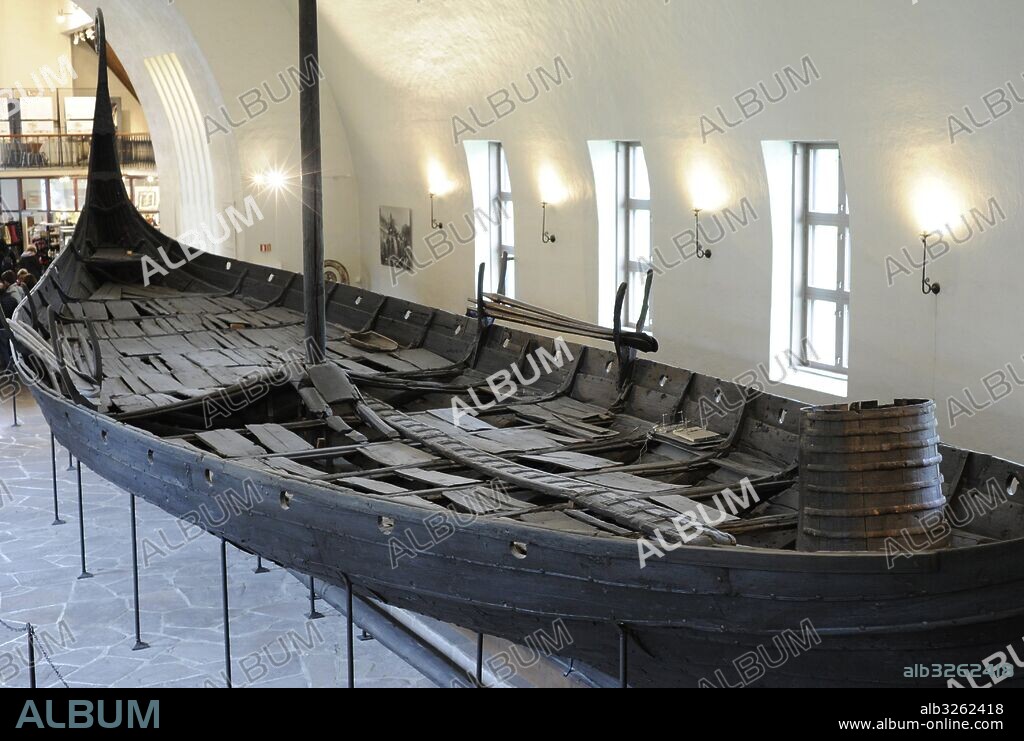 Barco Oseberg. Embarcación Vikinga fechada en el s. IX. Madera de roble. Museo de Barcos Vikingos. Oslo. Noruega.