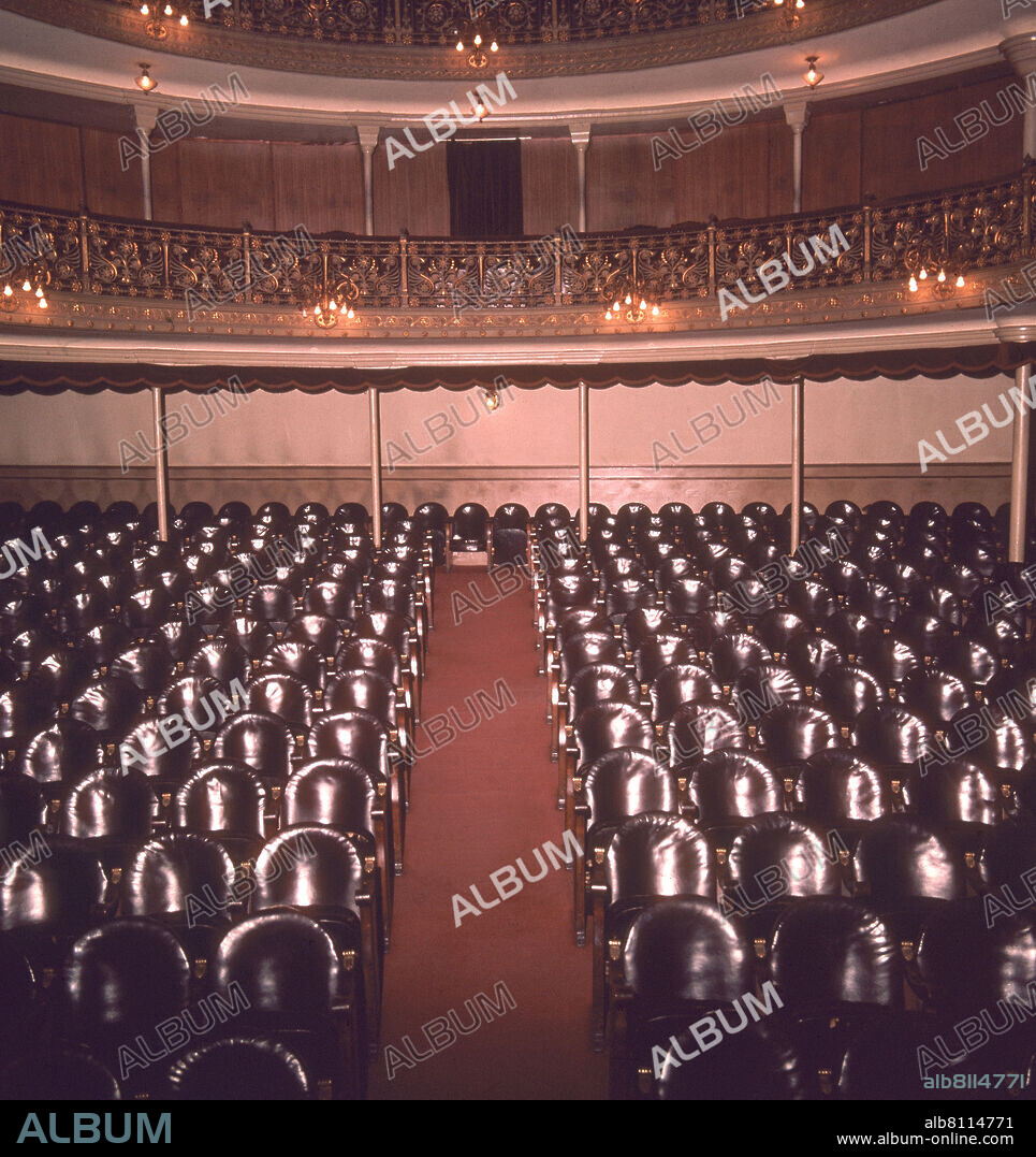 PATIO DE BUTACAS DE UN CINE.