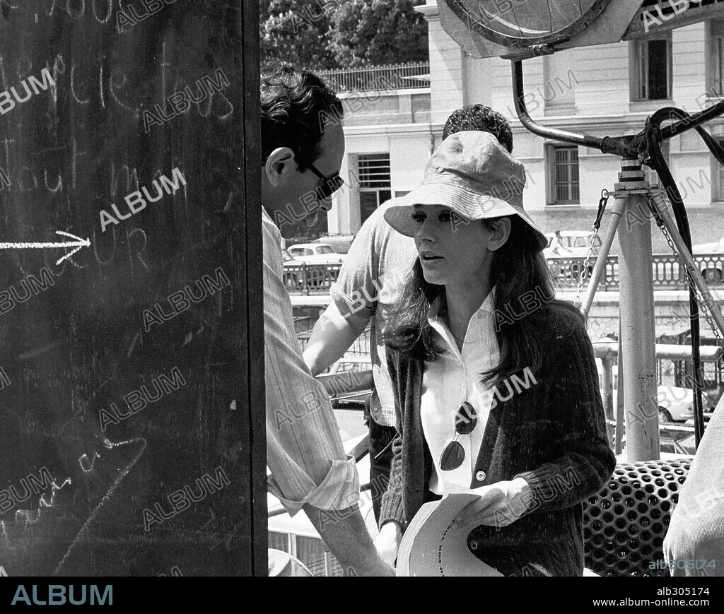 AUDREY HEPBURN y STANLEY DONEN en DOS EN LA CARRETERA, 1967 (TWO FOR THE ROAD), dirigida por STANLEY DONEN. Copyright 20TH CENTURY FOX.