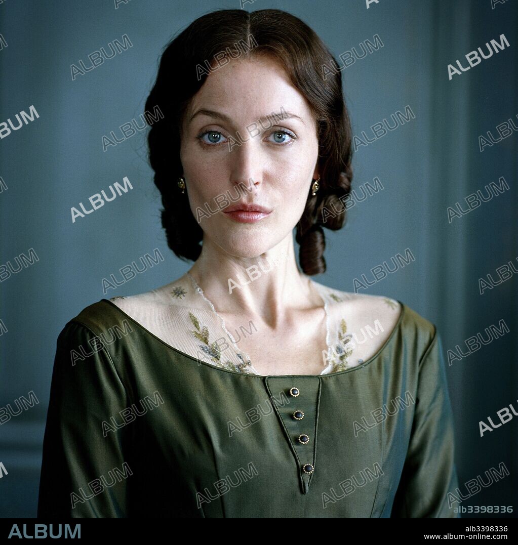 GILLIAN ANDERSON en CASA DESOLADA, 2005 (BLEAK HOUSE), dirigida por JUSTIN CHADWICK y SUSANNA WHITE. Copyright BRITISH BROADCASTING CORPORATION (bbc).