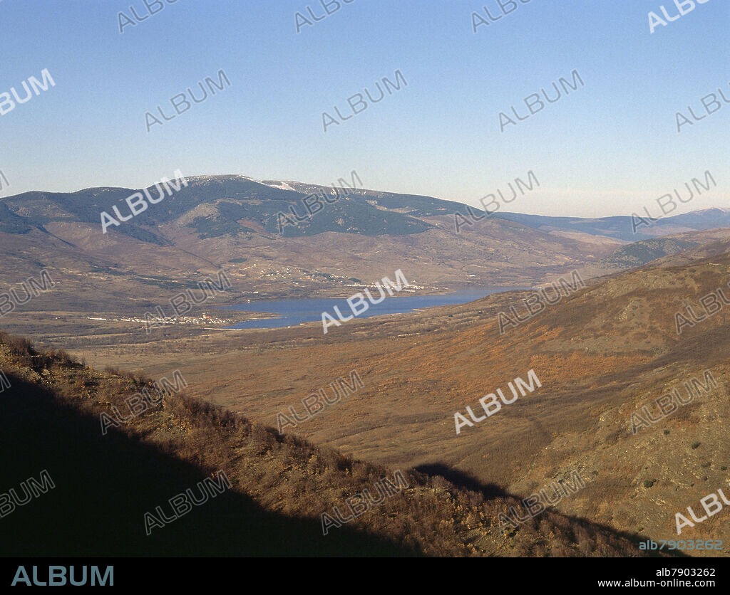 SIERRA GUADARRAMA-PANTANO PINILLA DESDE PTO MORCUERA.