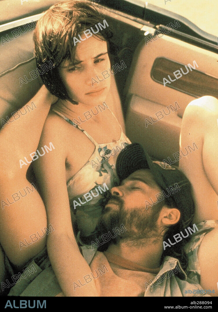 BRAD PITT und JULIETTE LEWIS in KALIFORNIA, 1993, unter der Regie von DOMINIC SENA. Copyright GRAMERCY PICTURES.