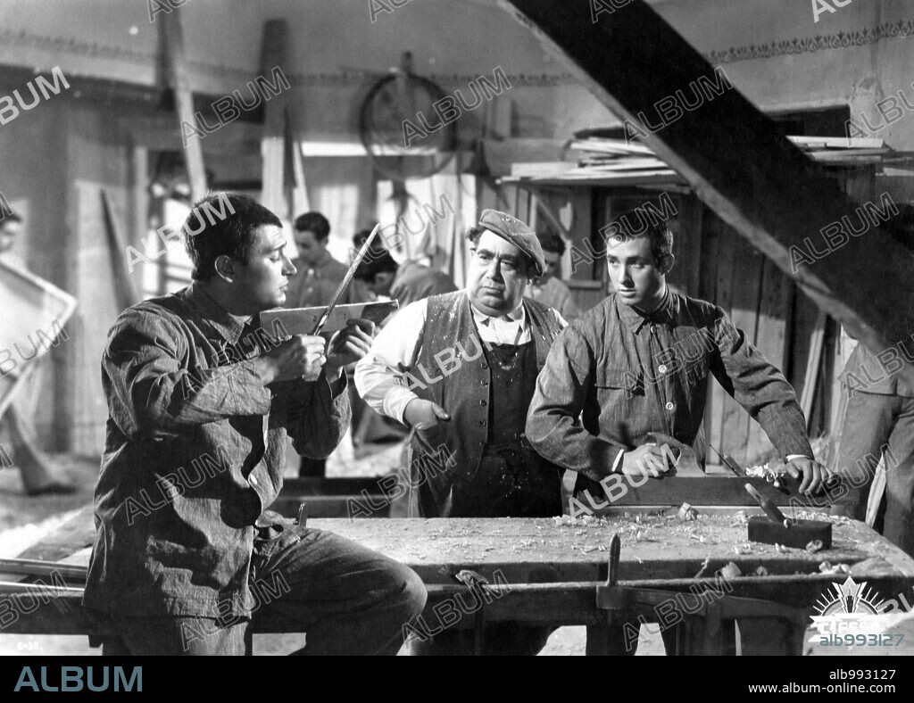 CURRITO OF THE CROSS, 1949 (CURRITO DE LA CRUZ). Copyright CIFESA.