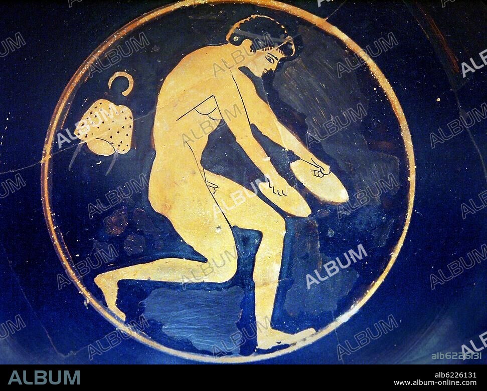 Kylix (Tasse, griechisch) mit der Darstellung eines Weitspringers mit Sprunggewichten. Athen, Archäologisches Nationalmuseum (Griechenland, Attika). Kylix cup (greek) with an athlete with jumpingweights for the longjump. Athens, Archaeological National museum (Greece, Attica).