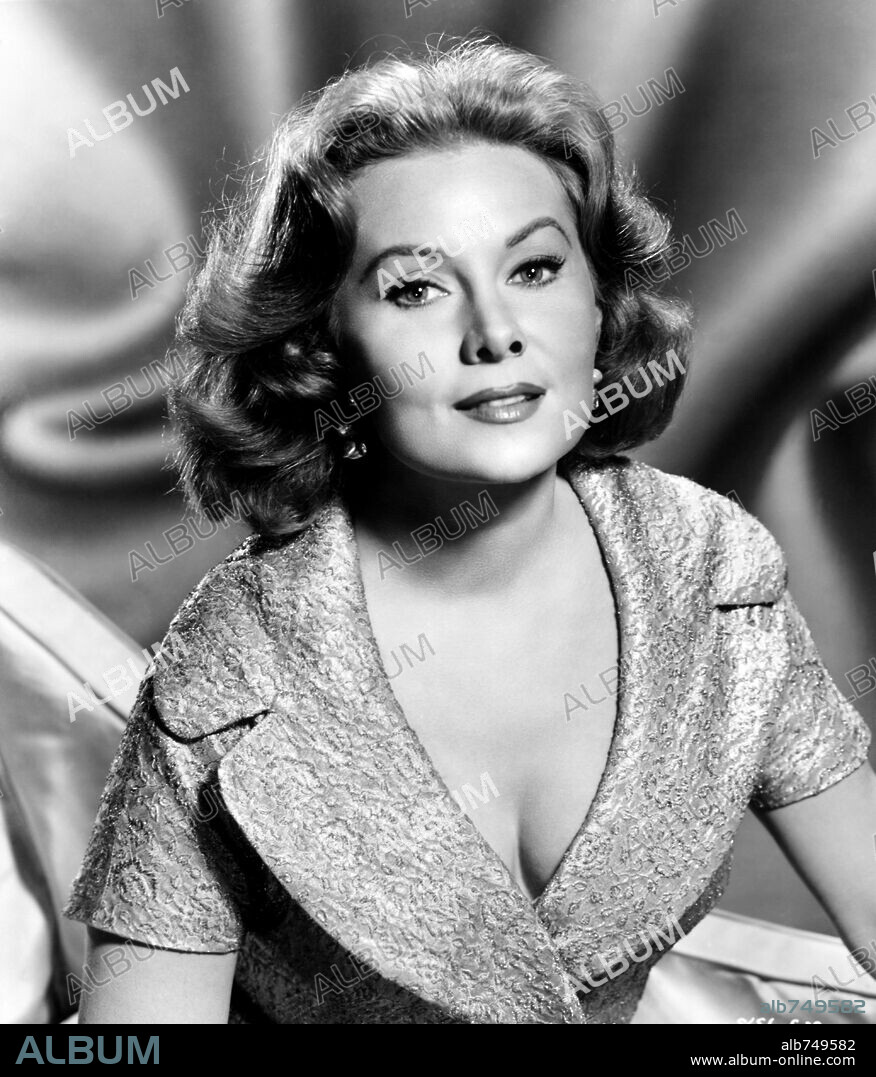 RHONDA FLEMING en EL CIELO CORONADO, 1960 (THE CROWDED SKY), dirigida por JOSEPH PEVNEY. Copyright WARNER BROS.
