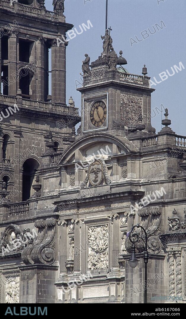 CLAUDIO DE ARCINIEGA (1520-1593). CATEDRAL METROPOLITANA-IGLESIA DEL SAGRARIO DETALLE SITUADA EN LA PLAZA DE LA CONSTITUCION CONOCIDA COMO PLAZA DEL ZOCALO - FOTO AÑOS 90.