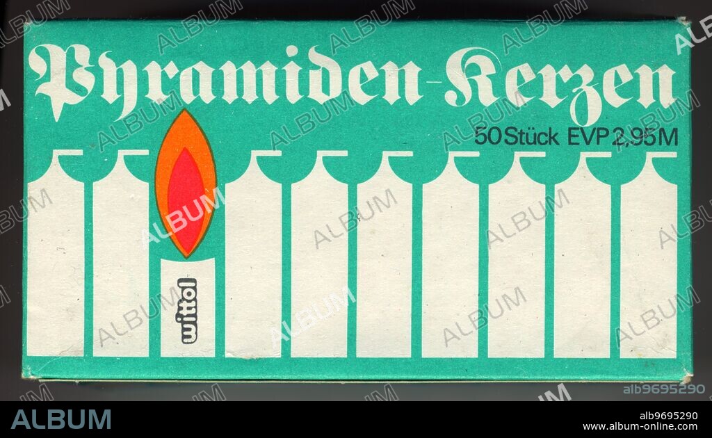1001362 ( 1000 ) Pyramiden - Kerzen , hergestellt von VEB Wittol Lutherstadt Wittenberg , DDR , EVP 2,95 M .. Stichworte : Deutschland , Deutsche Demokratische Republik , Produktion , Weihnachtspyramide , Kerze , Verpackung , Kunsturheberrechte werden nicht vertreten , nur für redaktionelle Nutzung .. Jede Nutzung ist anzuzeigen und abzurechnen mit " Historisches Auge Ralf Feltz " , Radenwisch 45 , 22457 Hamburg , Tel.: 040 - 5592530 , mail : historischesauge@aol.com. Germany , GDR , cardbox with candles for so called Christmas pyramids , produced by VEB Wittol Lutherstadt Wittenberg . Keywords : German Democratic Republic , candle , packaging , production , no copyright of art , only for editorial use.