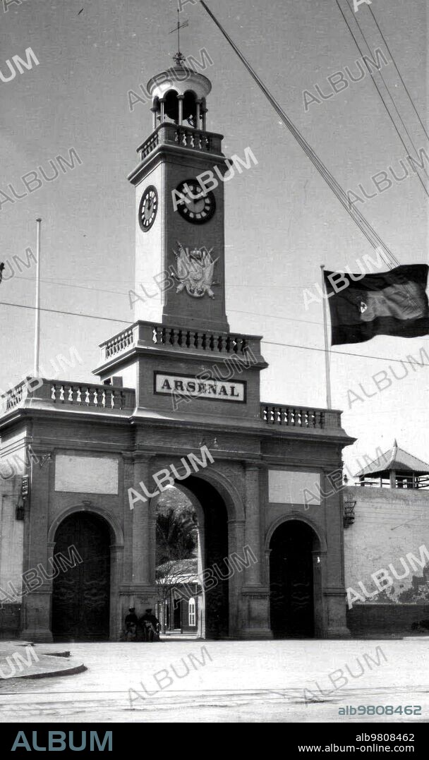 1931. Puerta del arsenal en Cartagena (Murcia).
