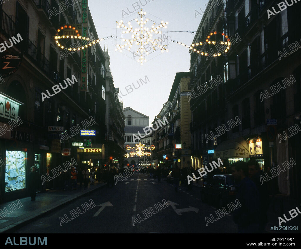 CALLE ARENAL ADORNADA CON LUCES - FOTO AÑOS 90.