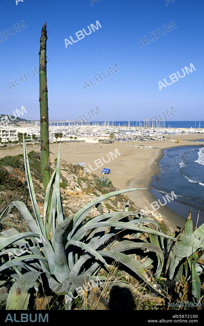 Sitges - Castelldefels; playa / platja de la Ginesta.