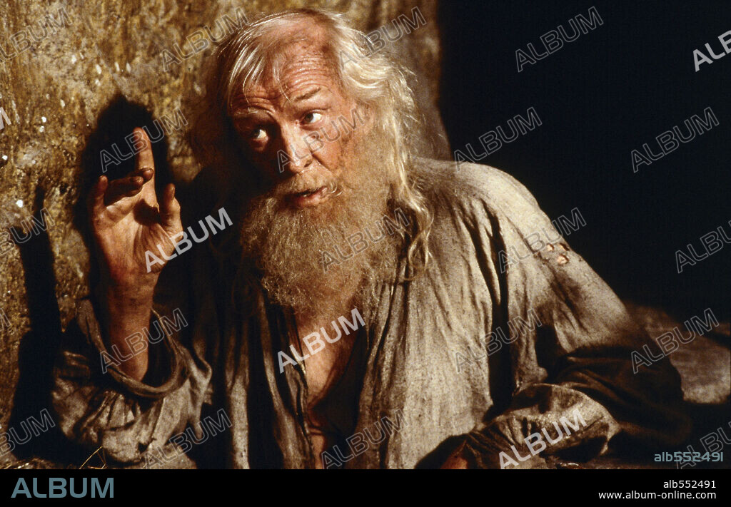 RICHARD HARRIS in THE COUNT OF MONTE CRISTO, 2002, directed by KEVIN REYNOLDS. Copyright TOUCHSTONE PICTURES.