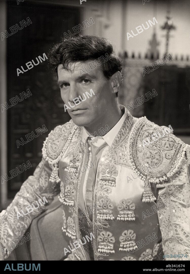 FRANCISCO RABAL en CURRITO DE LA CRUZ, 1965, dirigida por RAFAEL GIL. Copyright CORAL P.C.