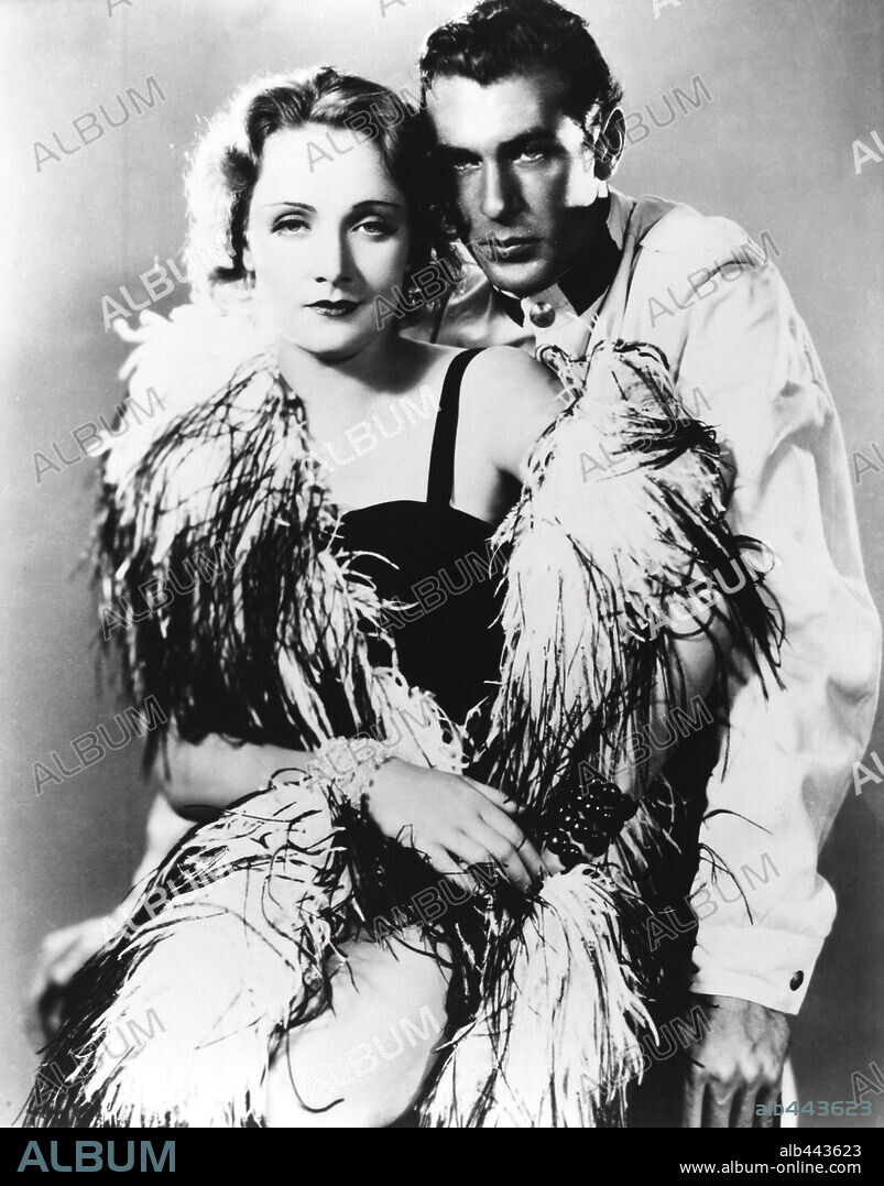 GARY COOPER und MARLENE DIETRICH in MOROCCO, 1930, unter der Regie von JOSEF VON STERNBERG. Copyright PARAMOUNT PICTURES.