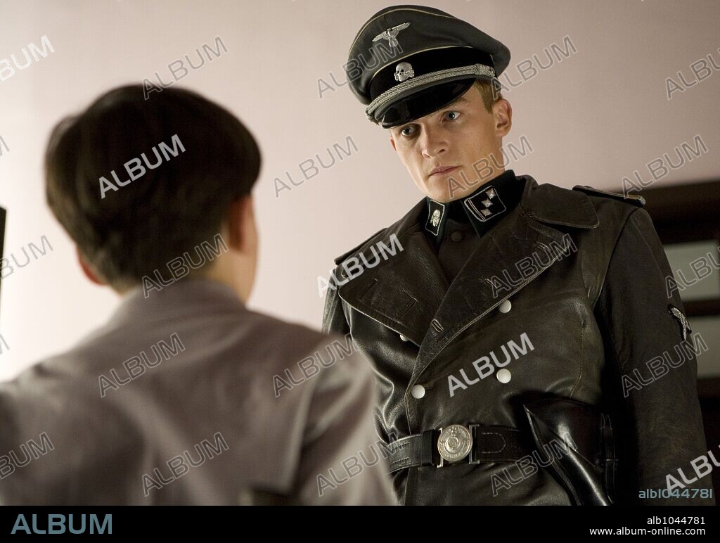 RUPERT FRIEND in DER JUNGE IM GESTREIFTEN PYJAMA, 2008 (THE BOY IN THE STRIPED PYJAMAS), unter der Regie von MARK HERMAN. Copyright BBC FILMS/HEYDAY FILMS/MIRAMAX FILMS / DAVID, LUKACS.