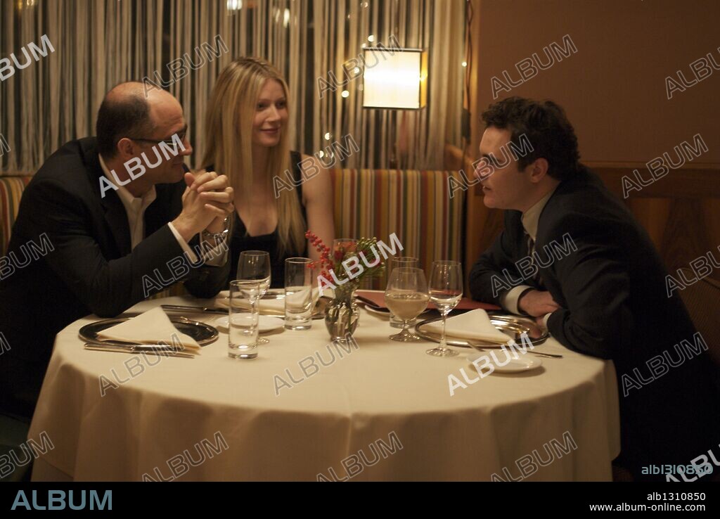 ELIAS KOTEAS, GWYNETH PALTROW und JOAQUIN PHOENIX in TWO LOVERS, 2008, unter der Regie von JAMES GRAY. Copyright 2929 PRODUCTIONS.