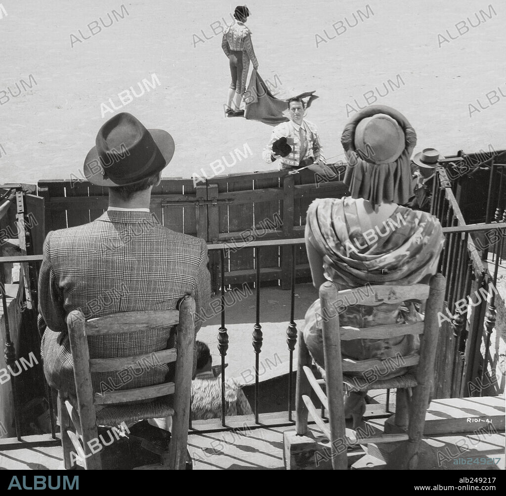 AVA GARDNER y MARIO CABRE en PANDORA Y EL HOLANDÉS ERRANTE, 1951 (PANDORA AND THE FLYING DUTCHMAN), dirigida por ALBERT LEWIN. Copyright ROMULUS FILMS.