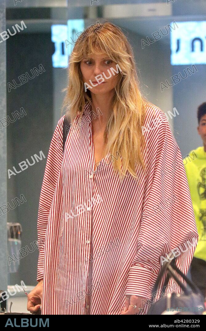 HEIDI KLUM. June 21, 2019 - New York, New York, United States - TV personality Heid Klum goes shopping with her children Lene, Lou, Henry and Johan and her mother Erna in Soho on June 20 2019 in New York City. 21/06/2019