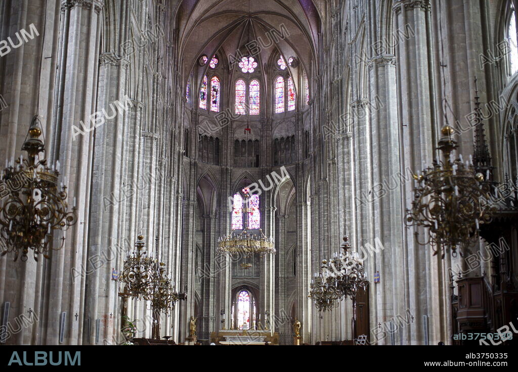 Central nave and chancel, Bourges cathedral, UNESCO World Heritage Site, Bourges, Cher, France, Europe.