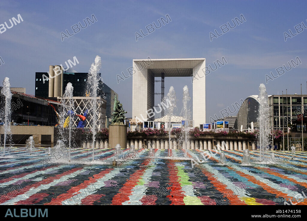 France. Paris. 'Le Grande Arche de la Fraternité' (the Great Arch of the Fraternity), in the district of 'La Défense', financial district of La Défense.