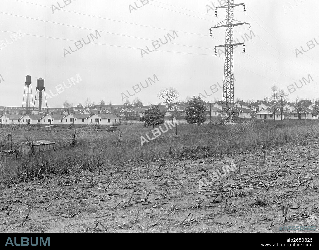 High Point, North Carolina - Housing. General view of company-owned mill village - Highland Yarn Mills - High Point, North Carolina, 1936, Lewis Hine, 1874 - 1940, was an American photographer, who used his camera as a tool for social reform. US,USA.