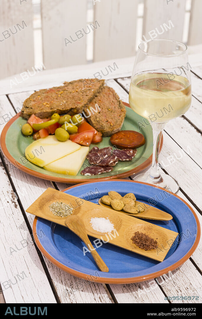 Pa amb Oli con flor de sal, Flor de Sal del Trenc, visita guiada,Salobrar de Campos, Campos del Puerto,Mallorca, balearic islands, spain, europe.