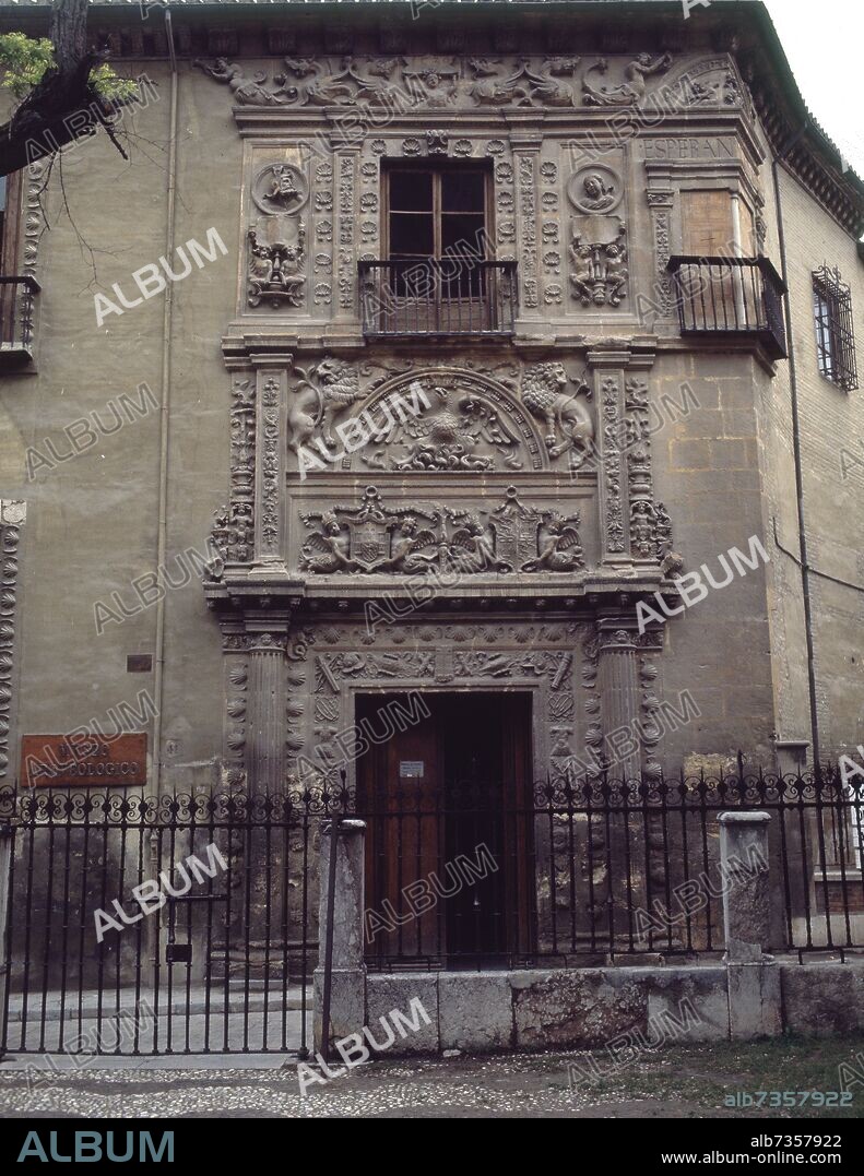 FACHADA DE LA CASA DE CASTRIL CONSTRUCCION PLATERESCA DEL SIGLO XVI CONVERTIDA EN SEDE DEL MUSEO ARQUEOLOGICO.
