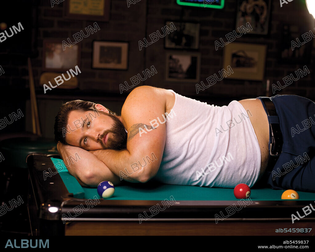 ROB MCELHENNEY in IT'S ALWAYS SUNNY IN PHILADELPHIA, 2005, directed by GLENN HOWERTON and ROB MCELHENNEY. Copyright FX PRODUCTIONS.
