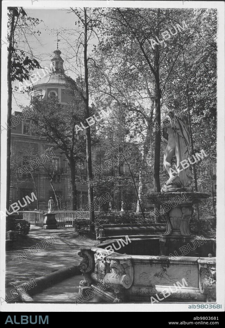 1950. Palacio real de Aranjuez. Un aspecto del real sitio de Aranjuez.