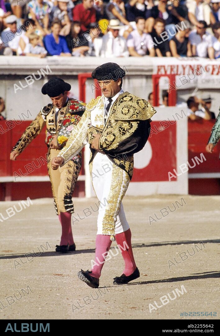 EL TORERO PACO OJEDA DURANTE UNA CORRIDA DE TOROS.