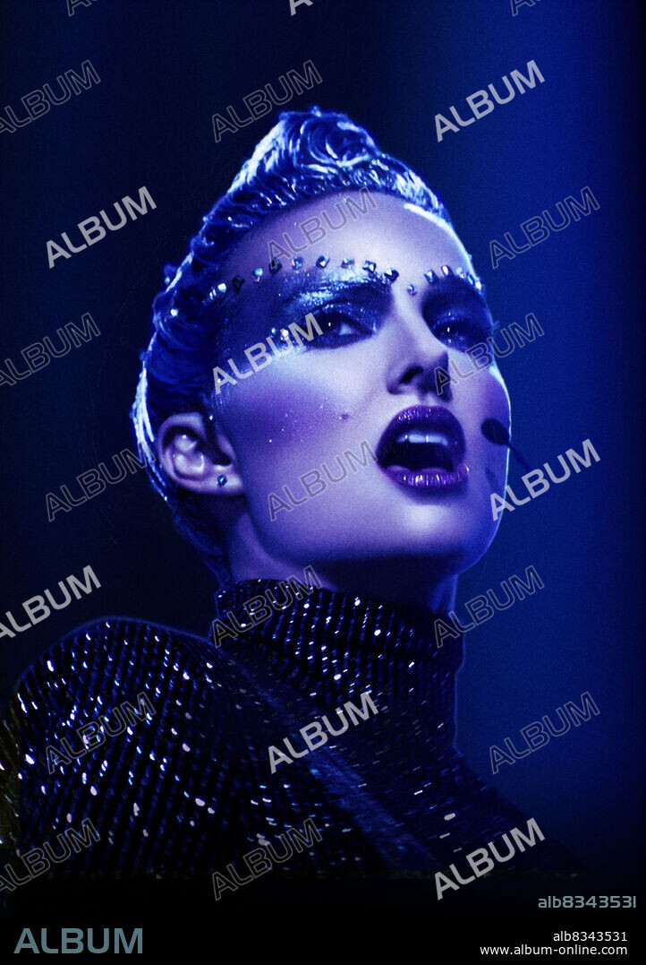 NATALIE PORTMAN en VOX LUX: EL PRECIO DE LA FAMA, 2018 (VOX LUX), dirigida por BRADY CORBET. Copyright KILLER FILMS.