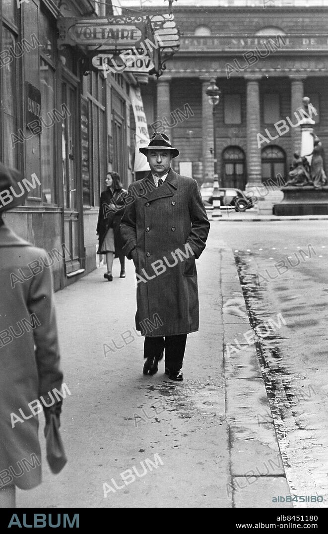 FRANKRIKE PARIS 1940-02-27. Orig. bildtext... Otto Strasser, sujet allemand qui mene une campagne contre Hitler, dans une rue de Paris. Orig. bildtext... Otto Strasser, native German who is leading a campaign for Hitler's downfall, as he appears in a street in Paris. Foto: ACME Newspictures / AB Text & Bilder / SVT / Kod: 5600 Mapp: Strasser, Gregor och Otto O Strasser, 1897-1874, tysk nazistisk politiker, motsatte sig Hitler och tvingades i landsflykt. Bildserier Fotoreportage Handen i fickan persons: OTTO STRASSER sites: PARIS;FRANKRIKE;TYSKLAND*.