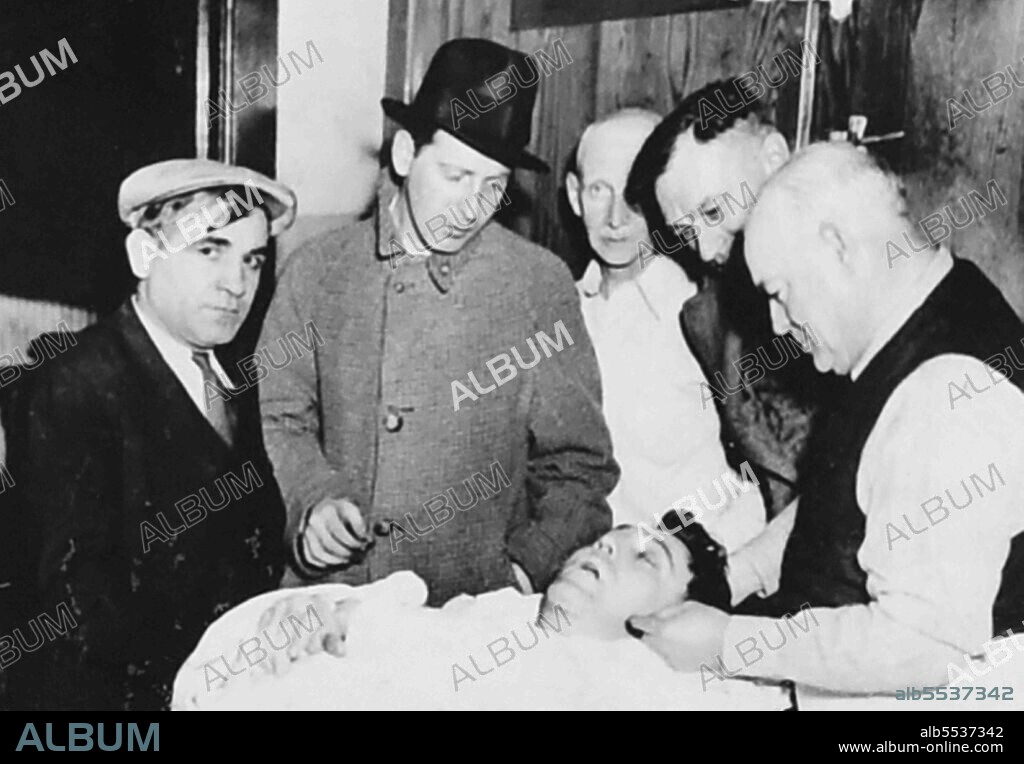 Body of Dutch Schultz (born Arthur Simon Flegenheimer, 1901 – 1935) American mobster. Based in New York City in the 1920s and 1930s, he made his fortune in organized crime-related activities, including bootlegging and the numbers racket.