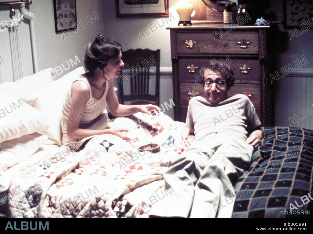 DIANE KEATON und WOODY ALLEN in ANNIE HALL, 1977, unter der Regie von WOODY ALLEN. Copyright UNITED ARTISTS.